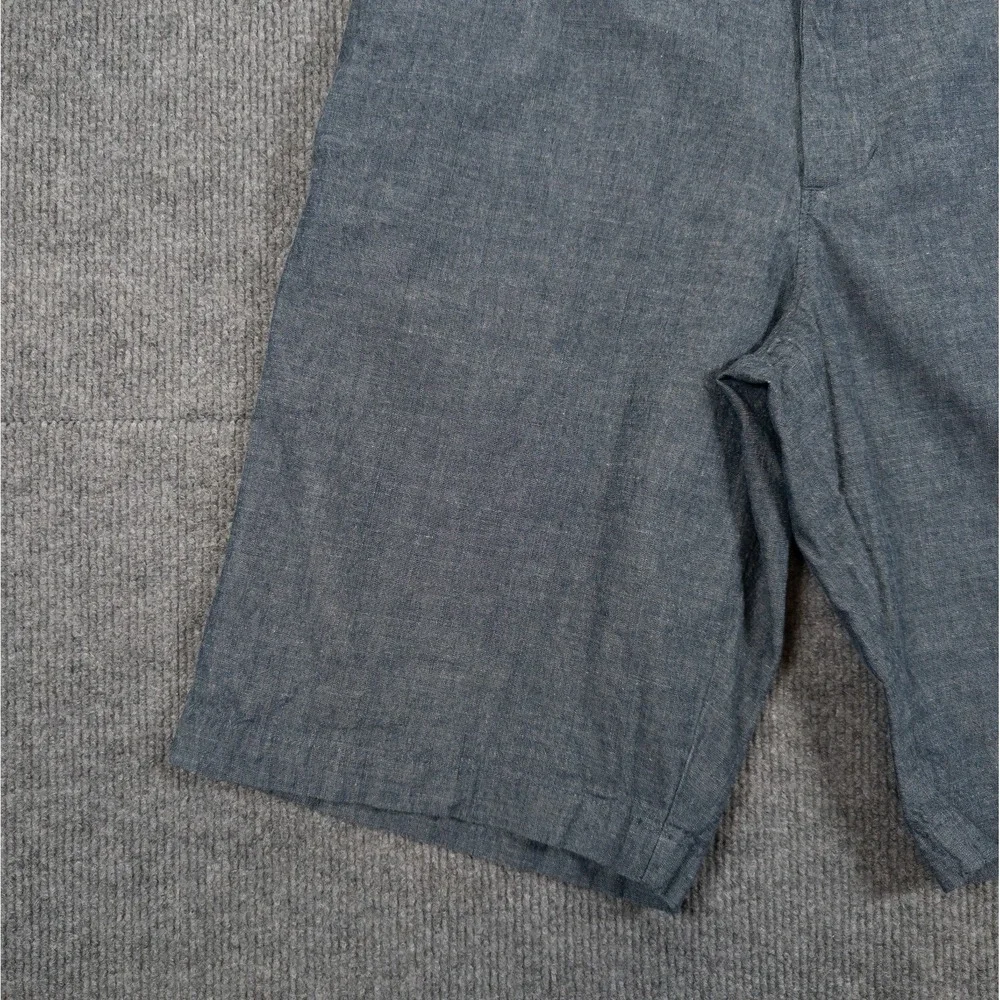 Banana Republic details brand
